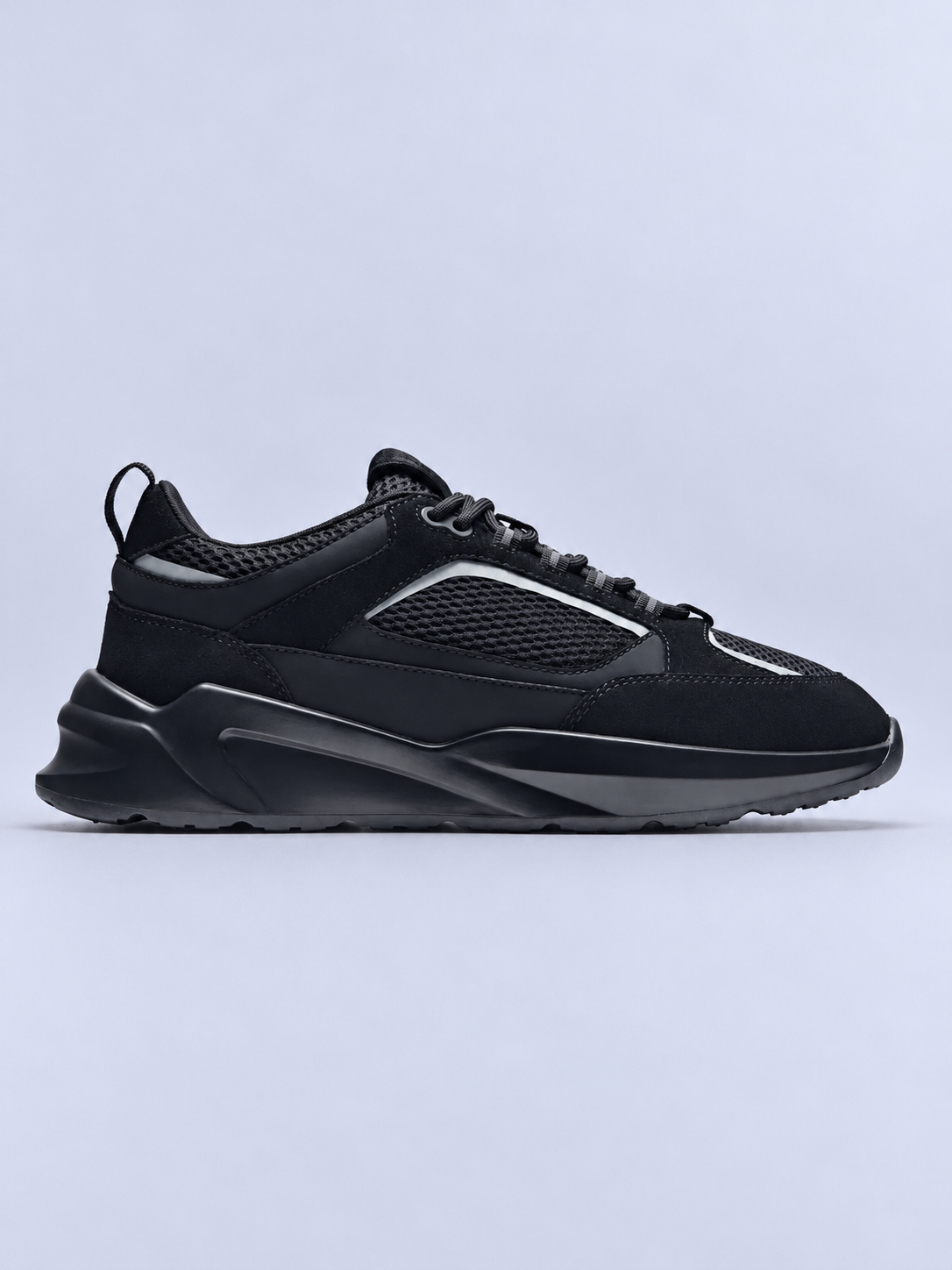 VELVRA TRAINER - BLACK