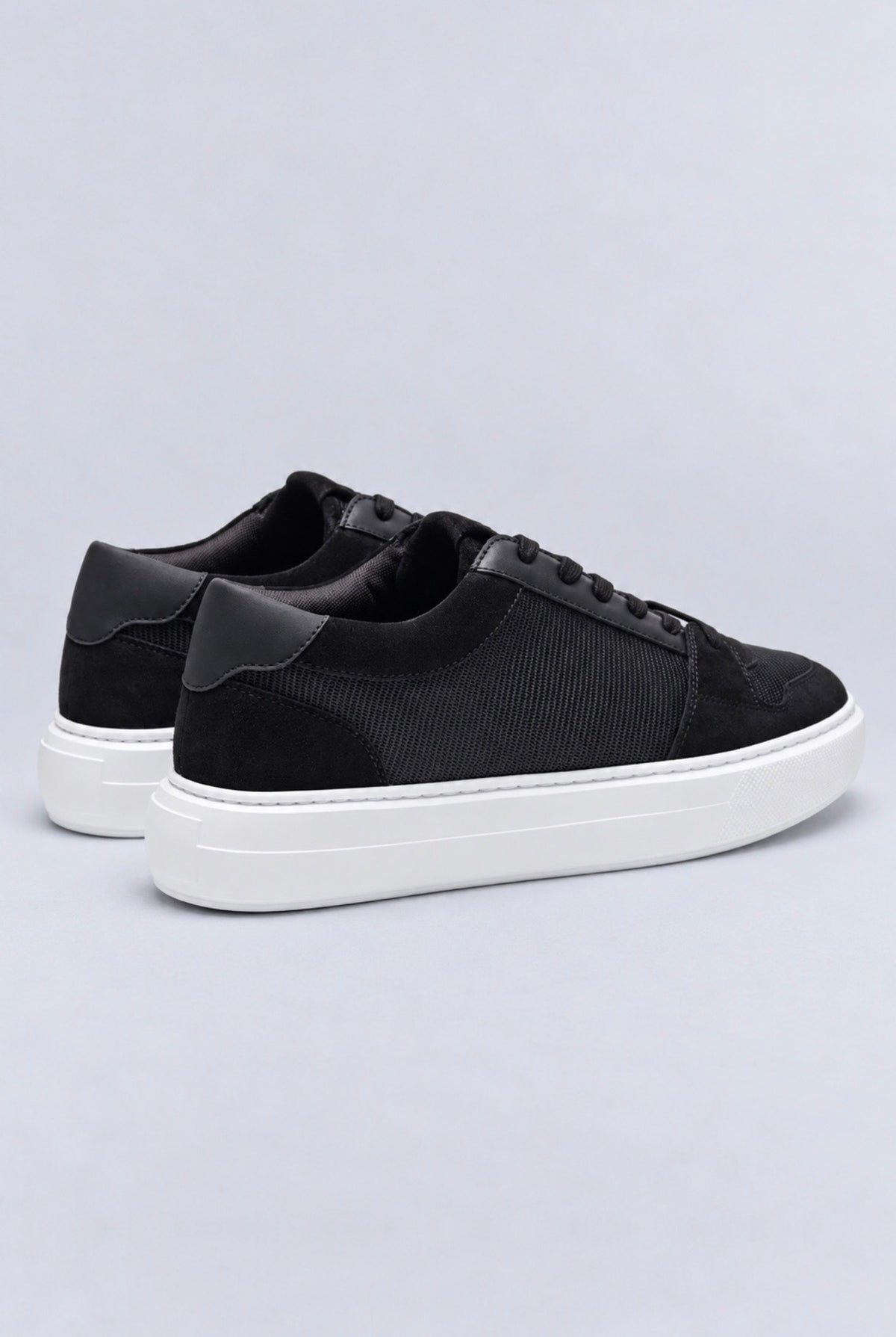 VÉONE TRAINER - BLACK