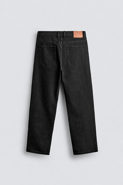 STRAIGHT LEG JEANS - BLACK